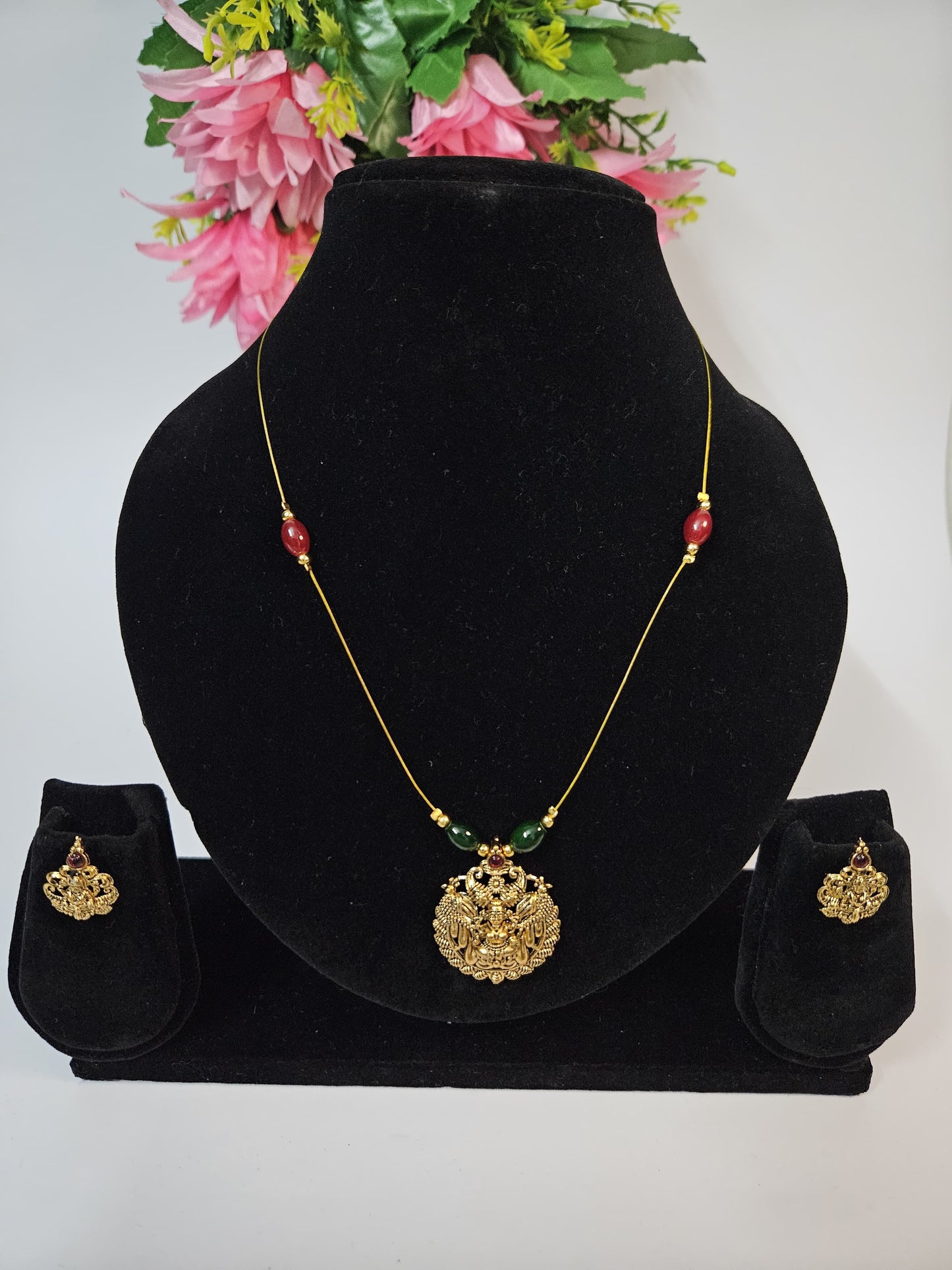 Antique Lakshmi Coin Pendant Necklace Set with Invisible Chain