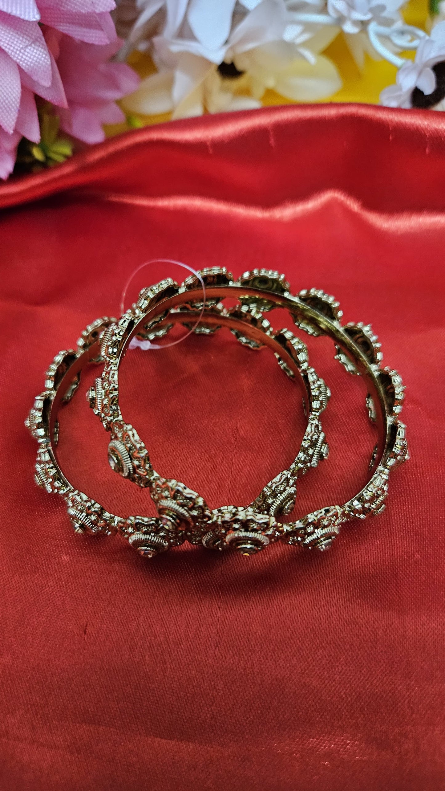 Floral Gemstone Gold Bangles – Elegant Multi-Stone Traditional Jewelry for Women