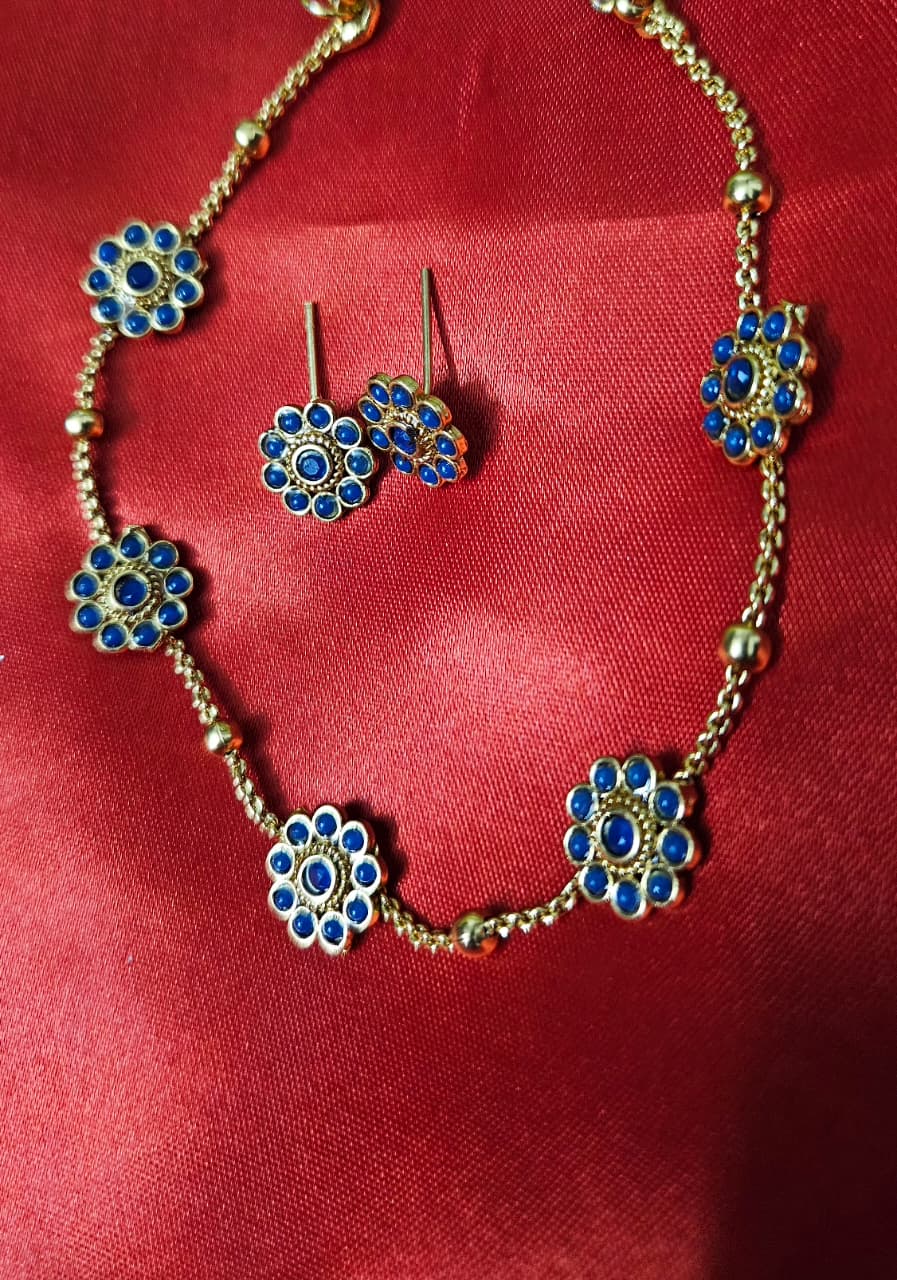 Floral Choker Necklace Set with Earrings – Blue, White, Red & Green