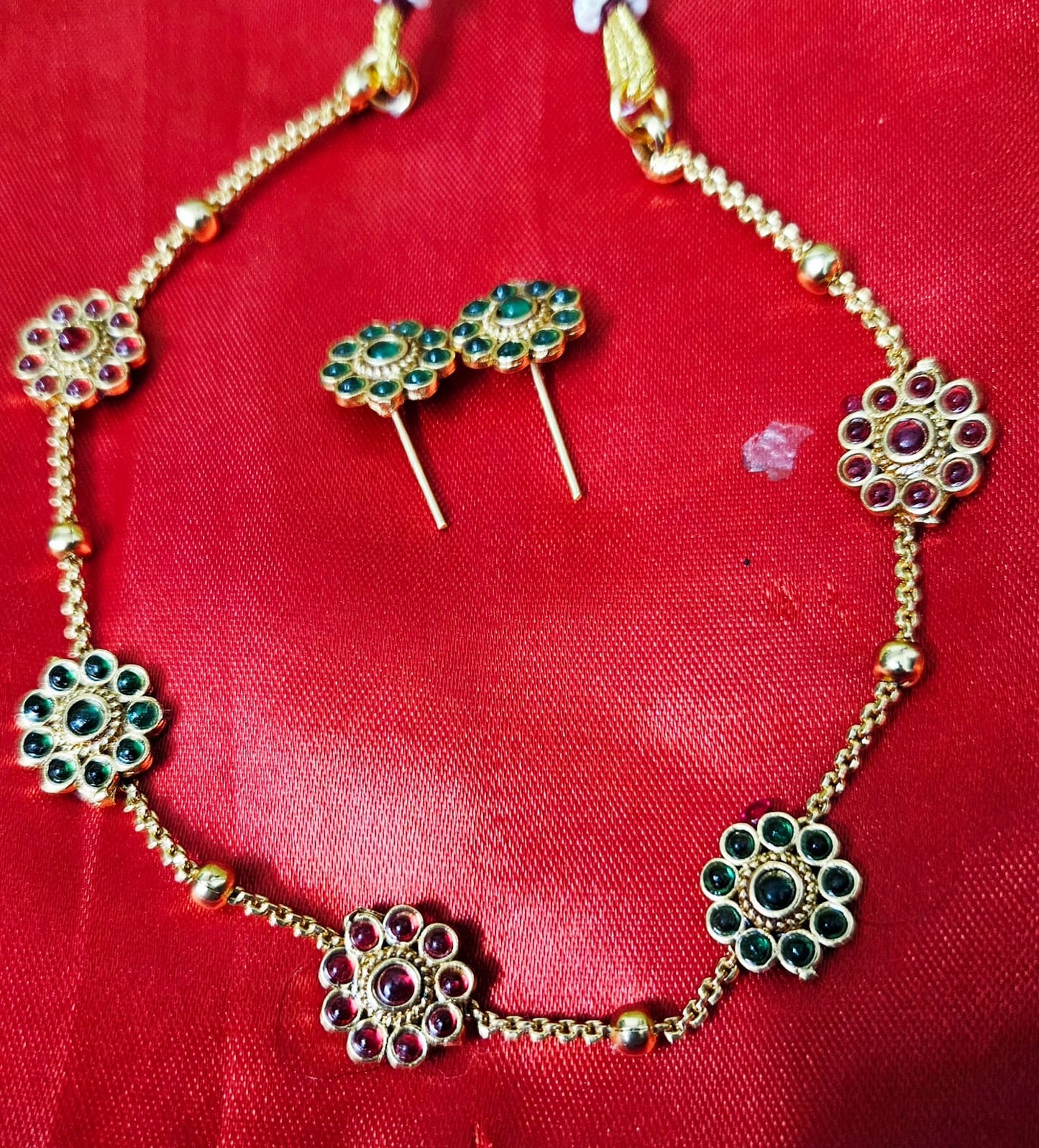 Floral Choker Necklace Set with Earrings – Blue, White, Red & Green